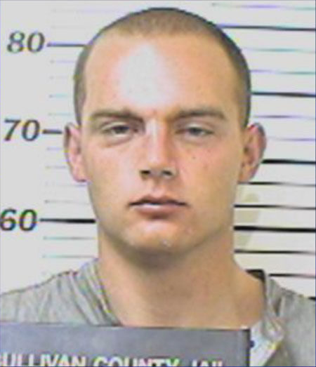Man wielding a knife robs clerk in Morro Bay