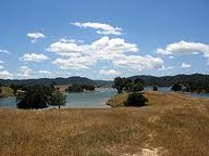Boat sinks at Lake Nacimiento