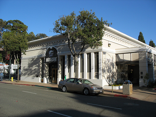Nasdaq threatens Pacific Capital Bancorp with delisting