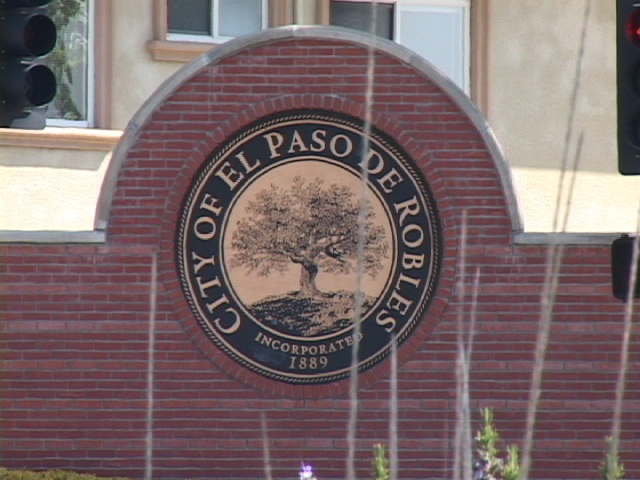 Paso Robles cafe robbed at gunpoint