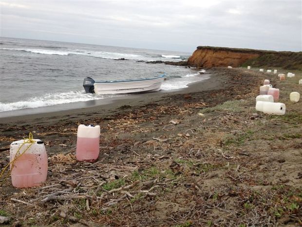 Suspected smugglers beach panga boat near San Simeon
