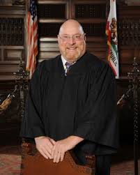 Santa Maria judge dies in middle of murder trial