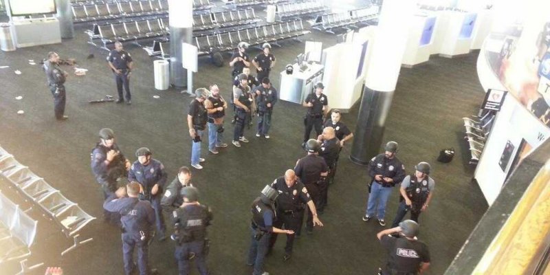 TSA agent dies in shooting at LAX