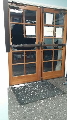 Los Osos man smashes police department door