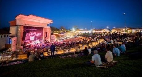 Steely Dan reels them in at Vina Robles