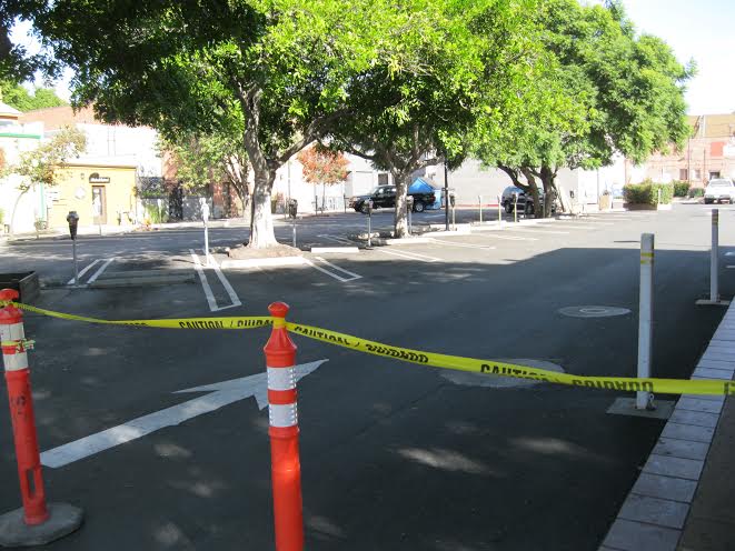 A SLO City Council Merry Christmas to downtown shoppers