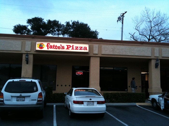 Armed man robs Atascadero pizzeria