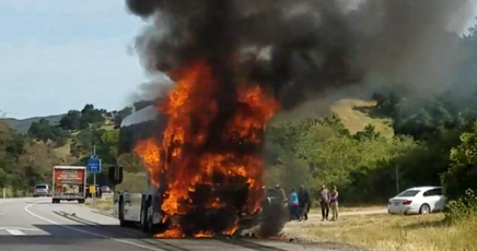 Double decker bus ignites on the Cuesta Grade