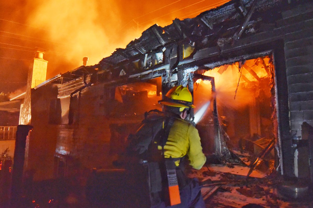 20 structures destroyed in Central Coast fire, videos