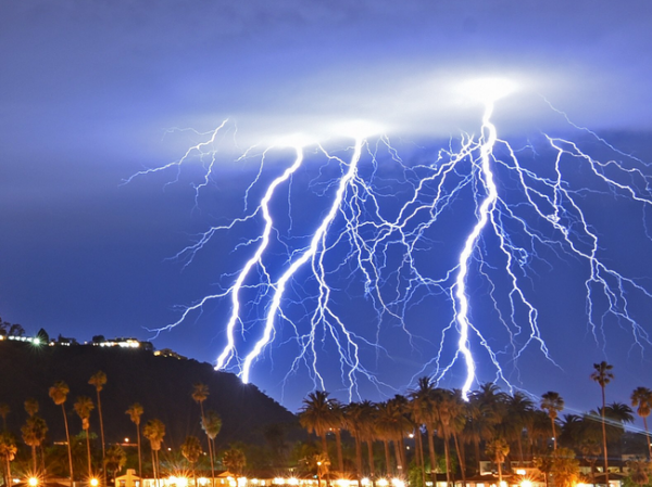 Lightning strikes and rain hit the Central Coast, incredible photos