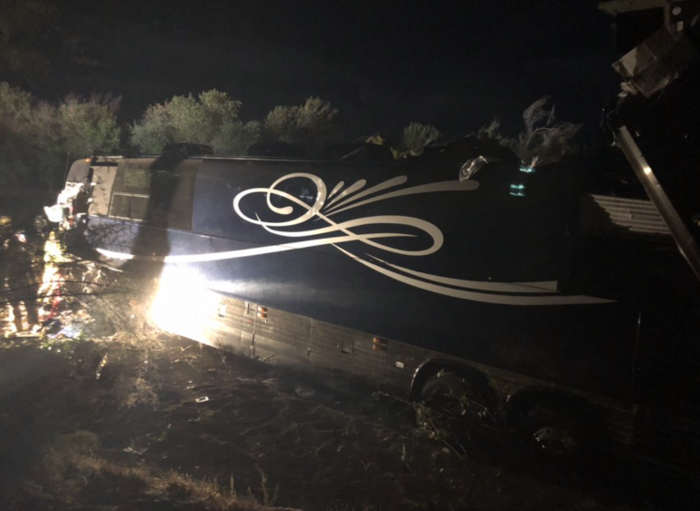 Tour bus plunges off cliff near Shandon, one dead and seven injured