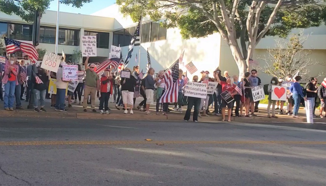 Dan Dow and law enforcement supporters rally in SLO