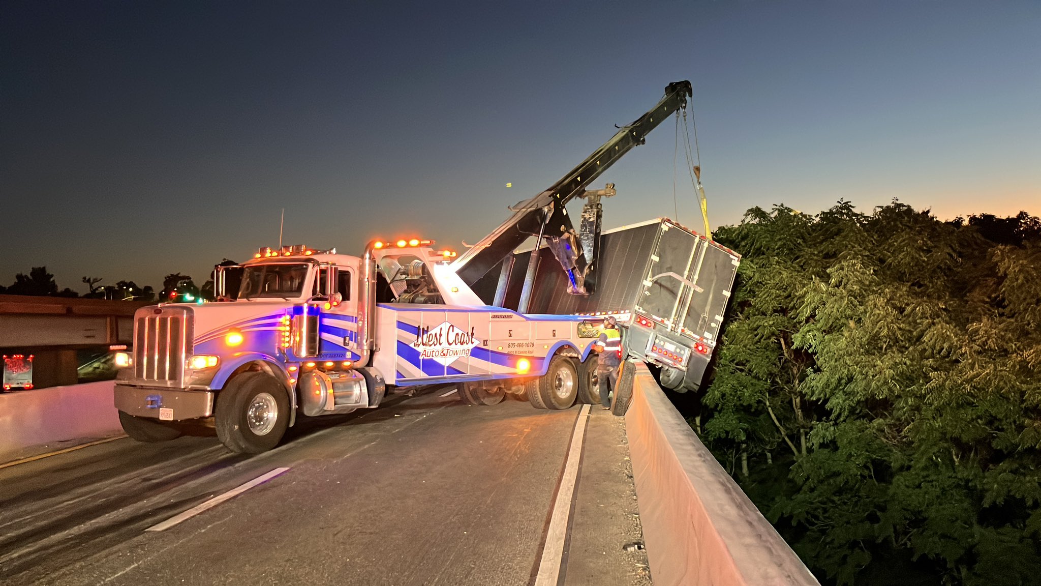 Big-rig overturns just south of Paso Robles, causing Highway 101 closure