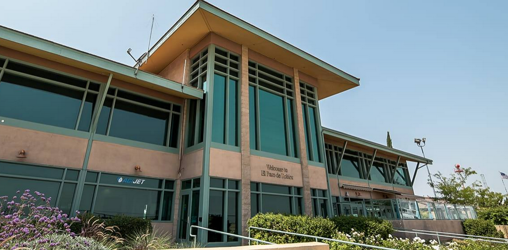 Emergency landing at Paso Robles airport, minor injuries