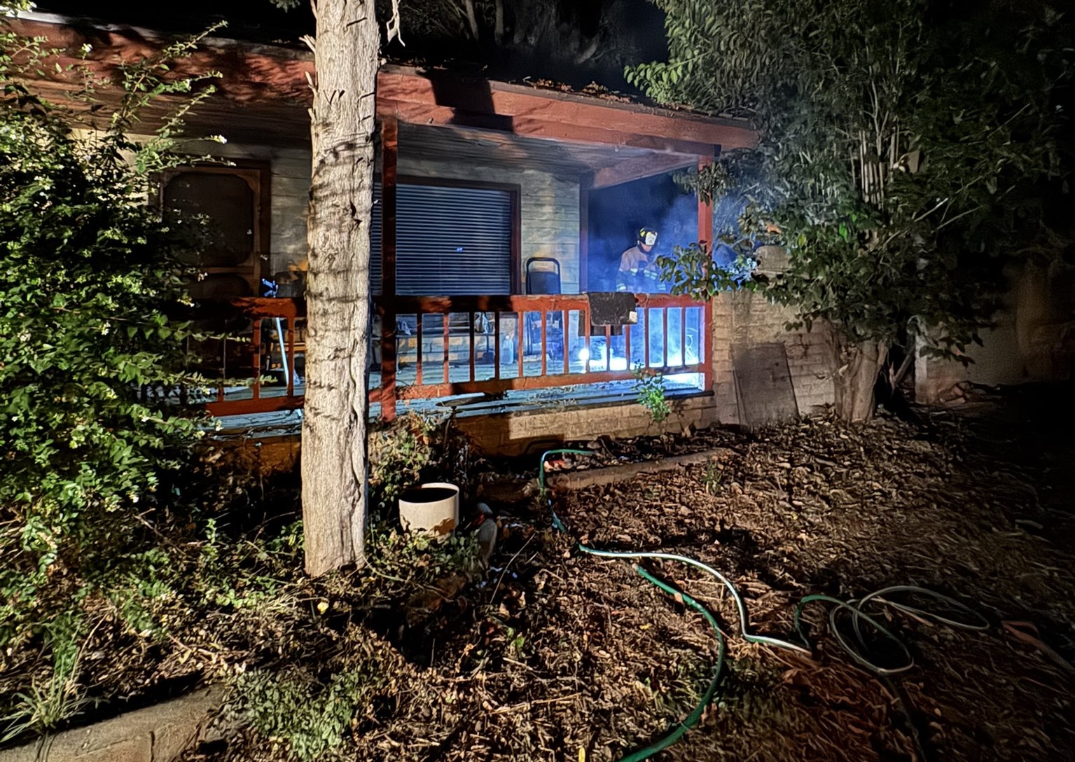 Firefighters extinguish blaze at rural Atascadero home